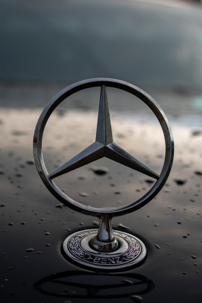 Mercedes-Benz emblem